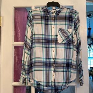 Loose flannel button up